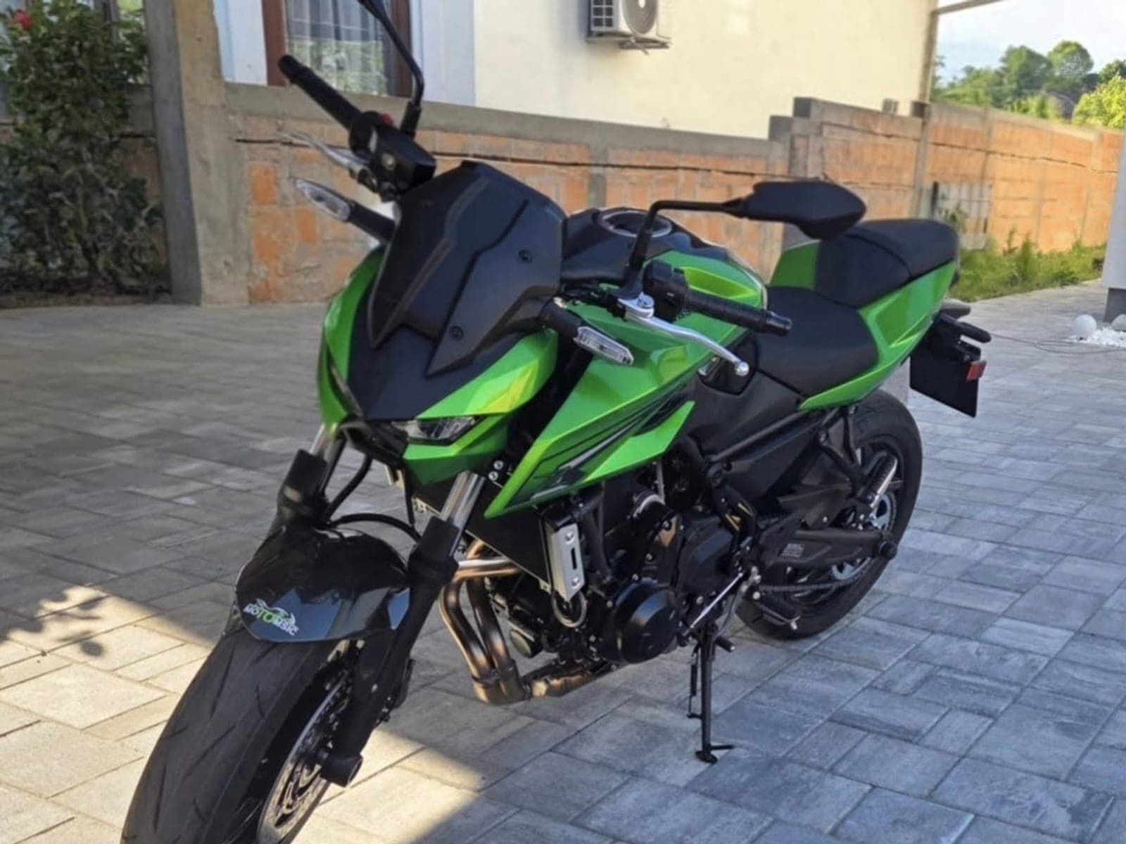 Kawasaki Z650 — motocikl Autoškole Ezra (A kategorija)